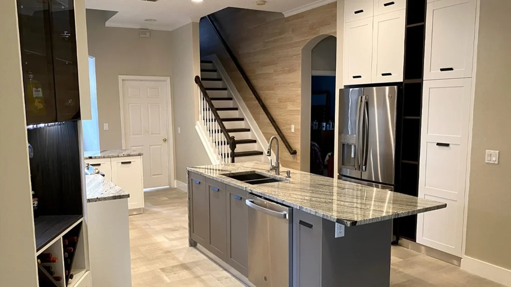 Chic Transitional Kitchen